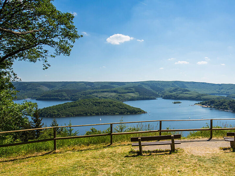 Felsen und Wasser als Begleiter