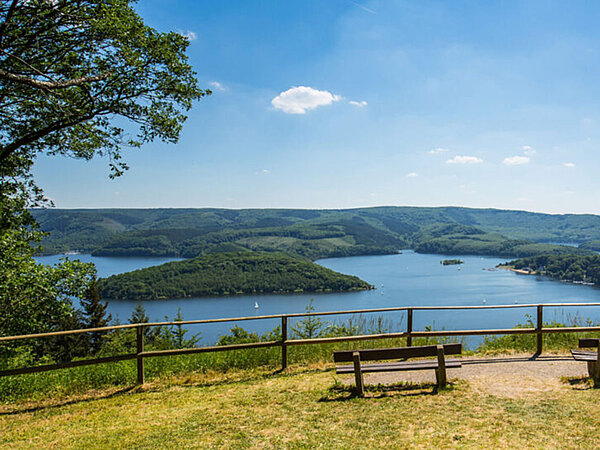 Felsen und Wasser als Begleiter